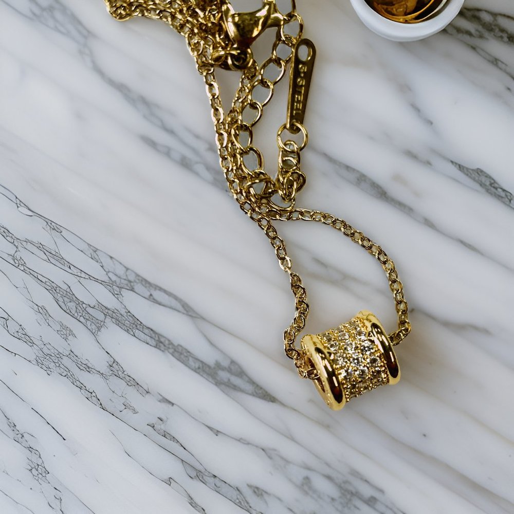 Gold 0.8 ct Zircon Roller Pendant Necklace